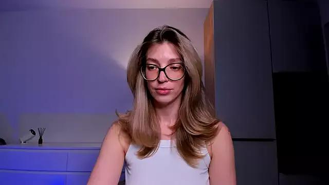 Girls: discover live performances with matured cam models, from teasing to fixations, in a variety of stunning live sex cams.
