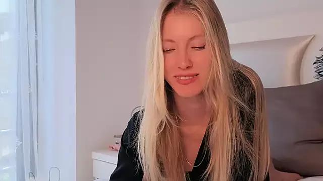 Girls: discover live performances with matured cam models, from teasing to fixations, in a variety of stunning live sex cams.