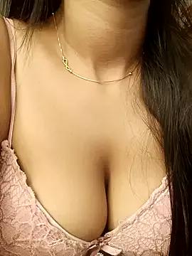 Nainababy from StripChat