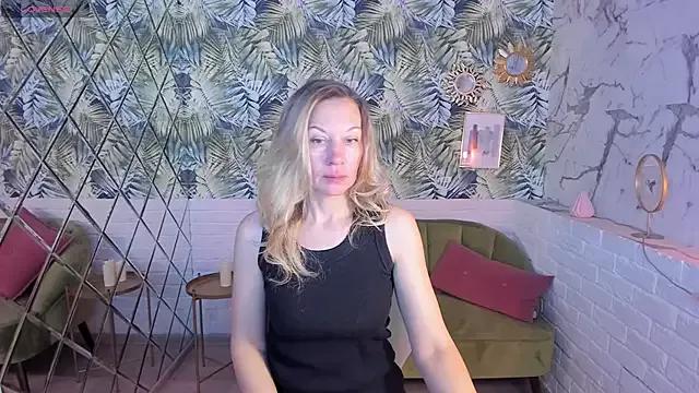 Girls: discover live performances with matured cam models, from teasing to fixations, in a variety of stunning live sex cams.