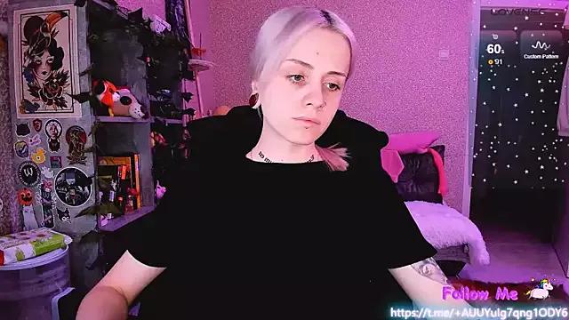 NaniMoore from StripChat is Freechat