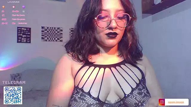 Girls: discover live performances with matured cam models, from teasing to fixations, in a variety of stunning live sex cams.
