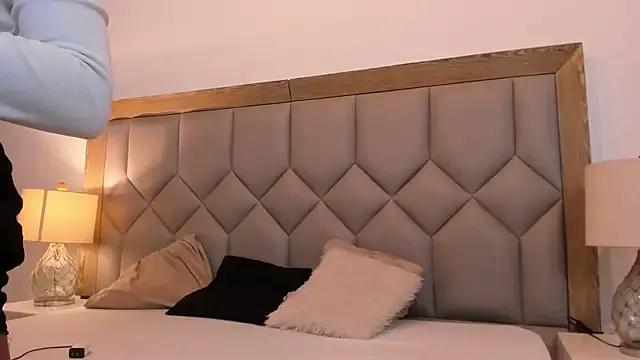 Girls: discover live performances with matured cam models, from teasing to fixations, in a variety of stunning live sex cams.