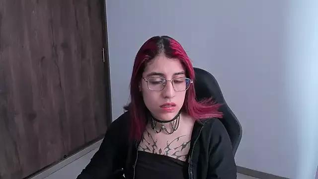 Girls: discover live performances with matured cam models, from teasing to fixations, in a variety of stunning live sex cams.