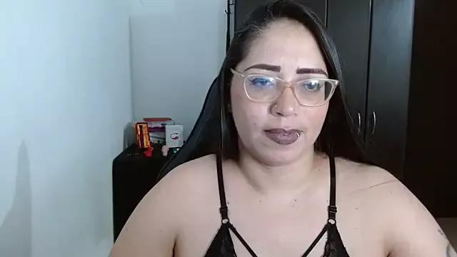 natashasmithe from StripChat is Freechat