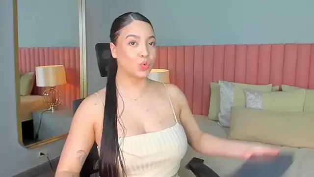Girls: discover live performances with matured cam models, from teasing to fixations, in a variety of stunning live sex cams.