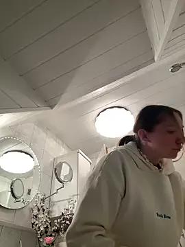 naturegirl_alina from StripChat is Freechat