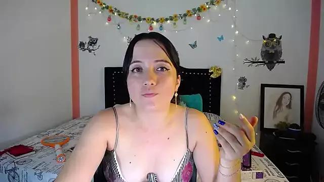 Girls: discover live performances with matured cam models, from teasing to fixations, in a variety of stunning live sex cams.