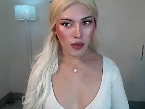 Girls: discover live performances with matured cam models, from teasing to fixations, in a variety of stunning live sex cams.