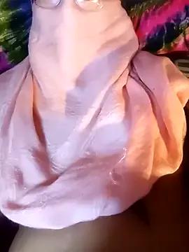 naughtyAliyah from StripChat is Freechat