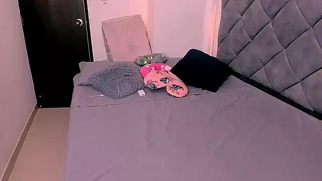 Girls: discover live performances with matured cam models, from teasing to fixations, in a variety of stunning live sex cams.