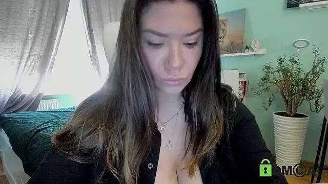 Girls: discover live performances with matured cam models, from teasing to fixations, in a variety of stunning live sex cams.