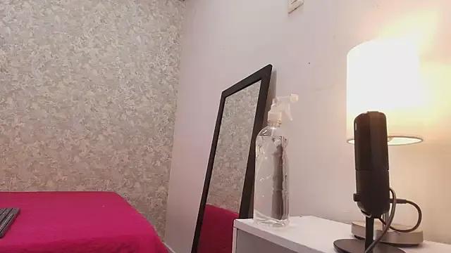 Girls: discover live performances with matured cam models, from teasing to fixations, in a variety of stunning live sex cams.