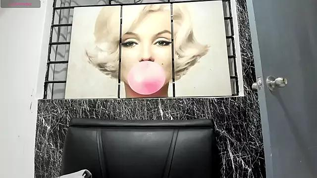 Girls: discover live performances with matured cam models, from teasing to fixations, in a variety of stunning live sex cams.