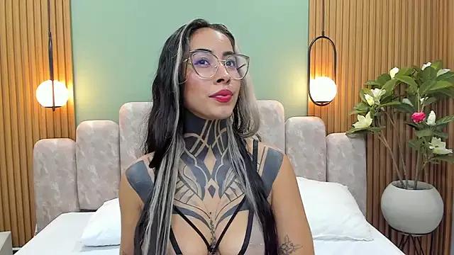 Girls: discover live performances with matured cam models, from teasing to fixations, in a variety of stunning live sex cams.