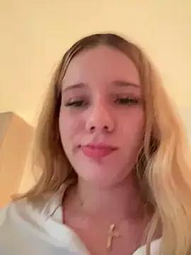 Girls: discover live performances with matured cam models, from teasing to fixations, in a variety of stunning live sex cams.