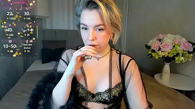 Girls: discover live performances with matured cam models, from teasing to fixations, in a variety of stunning live sex cams.