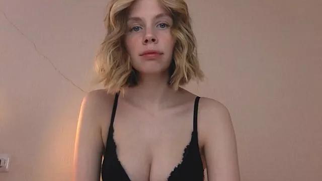 Girls: discover live performances with matured cam models, from teasing to fixations, in a variety of stunning live sex cams.