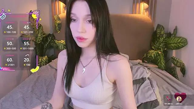 NikkiMiltons from StripChat