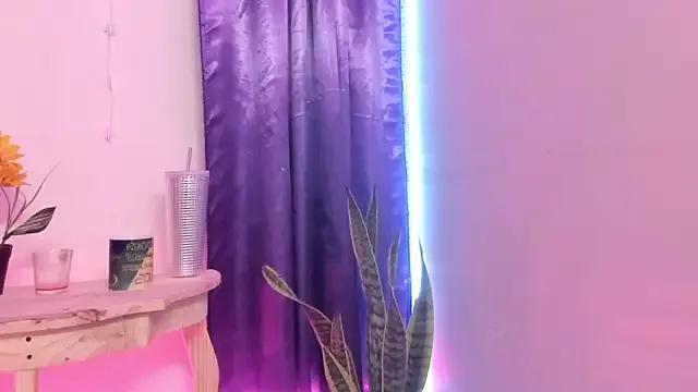 Girls: discover live performances with matured cam models, from teasing to fixations, in a variety of stunning live sex cams.