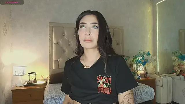 Girls: discover live performances with matured cam models, from teasing to fixations, in a variety of stunning live sex cams.