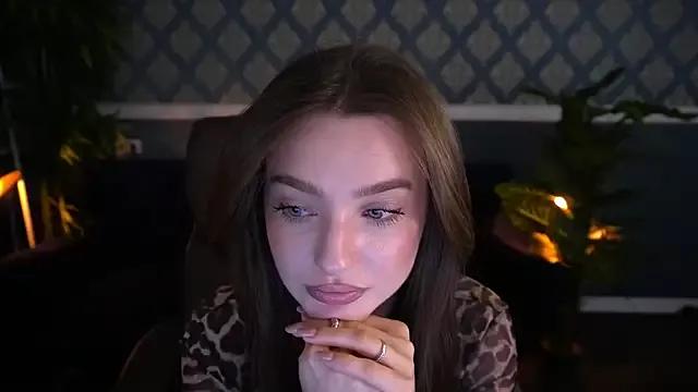 Girls: discover live performances with matured cam models, from teasing to fixations, in a variety of stunning live sex cams.