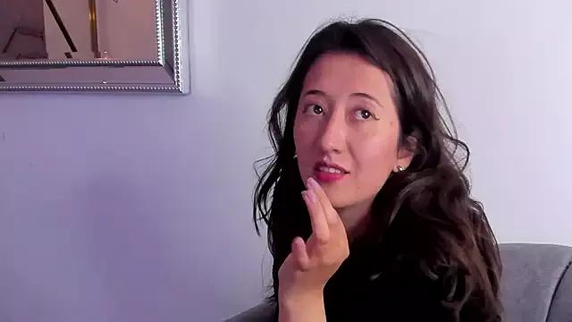 Girls: discover live performances with matured cam models, from teasing to fixations, in a variety of stunning live sex cams.