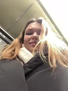 Girls: discover live performances with matured cam models, from teasing to fixations, in a variety of stunning live sex cams.