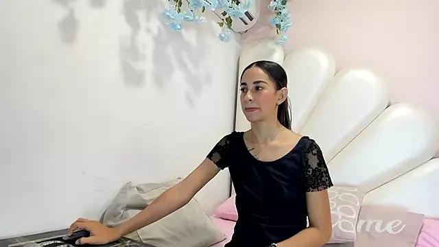 Girls: discover live performances with matured cam models, from teasing to fixations, in a variety of stunning live sex cams.