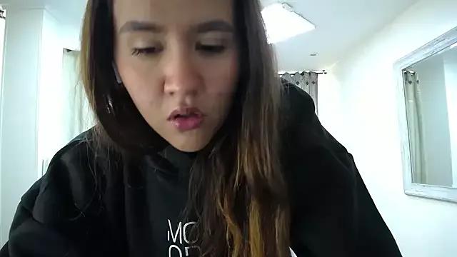 Girls: discover live performances with matured cam models, from teasing to fixations, in a variety of stunning live sex cams.