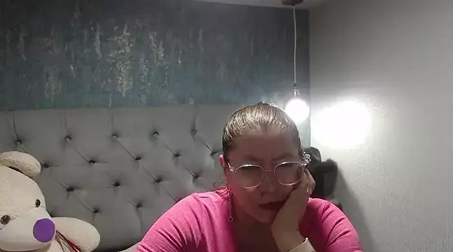 Girls: discover live performances with matured cam models, from teasing to fixations, in a variety of stunning live sex cams.