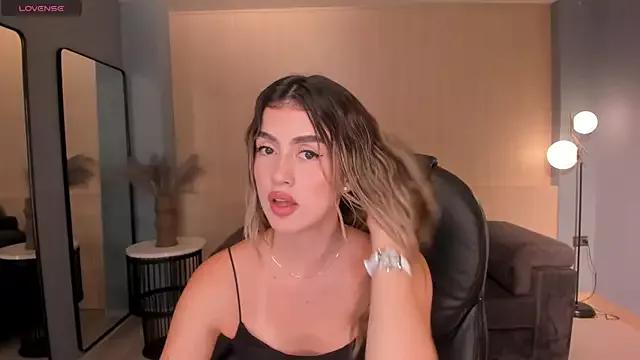 Girls: discover live performances with matured cam models, from teasing to fixations, in a variety of stunning live sex cams.