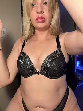Girls: discover live performances with matured cam models, from teasing to fixations, in a variety of stunning live sex cams.