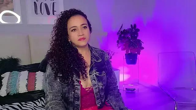 Girls: discover live performances with matured cam models, from teasing to fixations, in a variety of stunning live sex cams.