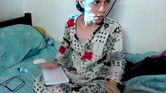 Petite-Goth from StripChat is Freechat