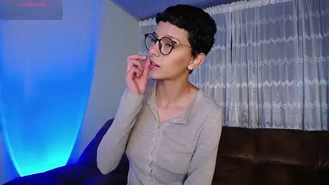 Girls: discover live performances with matured cam models, from teasing to fixations, in a variety of stunning live sex cams.