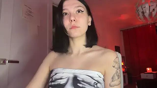pinkdolly18 from StripChat is Freechat