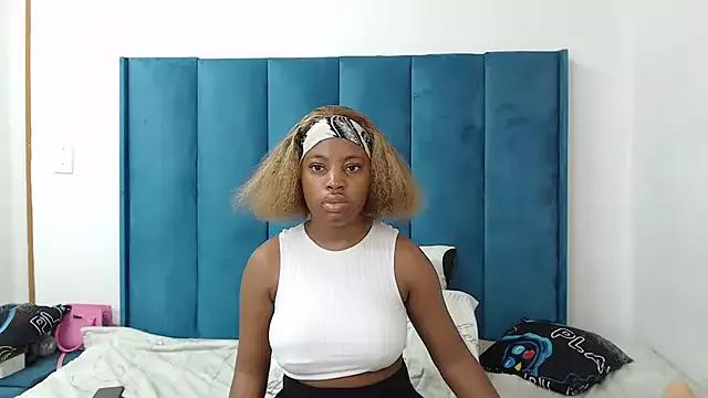 pinkpanther10111 from StripChat is Freechat