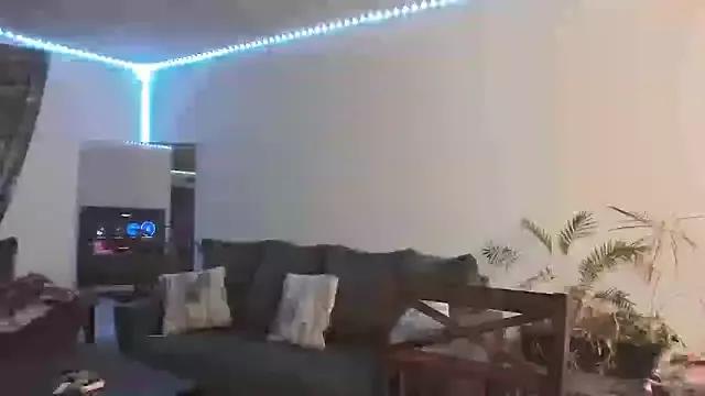 PinkySoJuicee from StripChat is Freechat
