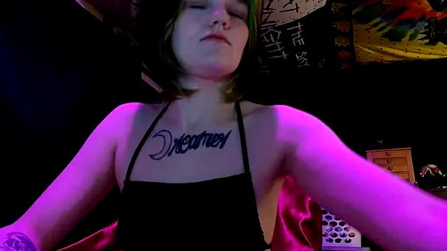Pixiedustslove from StripChat is Freechat