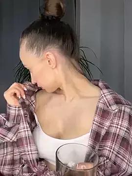 Girls: discover live performances with matured cam models, from teasing to fixations, in a variety of stunning live sex cams.