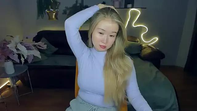 PollyOcean from StripChat