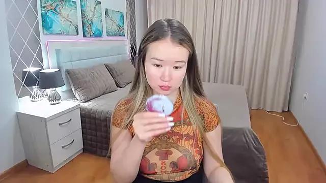 PollyOcean from StripChat