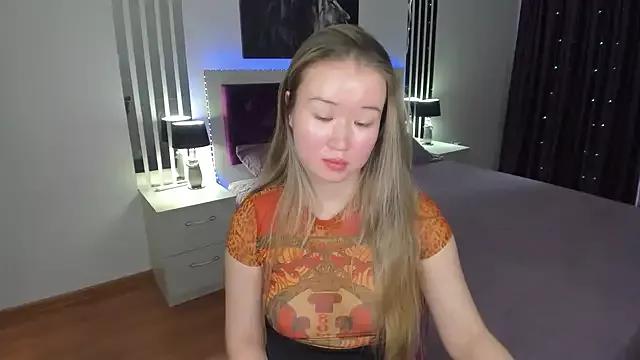 PollyOcean from StripChat