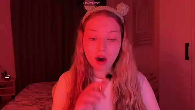 PollyTaylor_ from StripChat is Freechat
