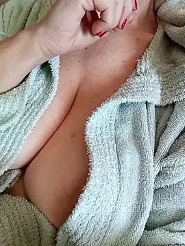 Porcellina81 from StripChat is Freechat
