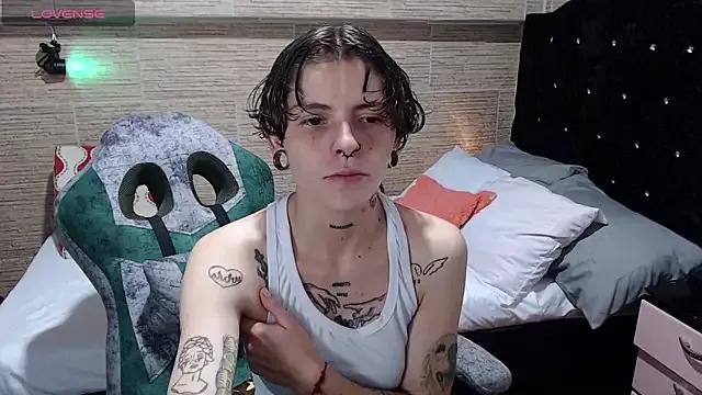 Girls: discover live performances with matured cam models, from teasing to fixations, in a variety of stunning live sex cams.