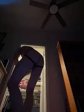 pussyaddict21 from StripChat