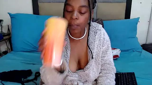 PUSSYDOLLY from StripChat is Freechat