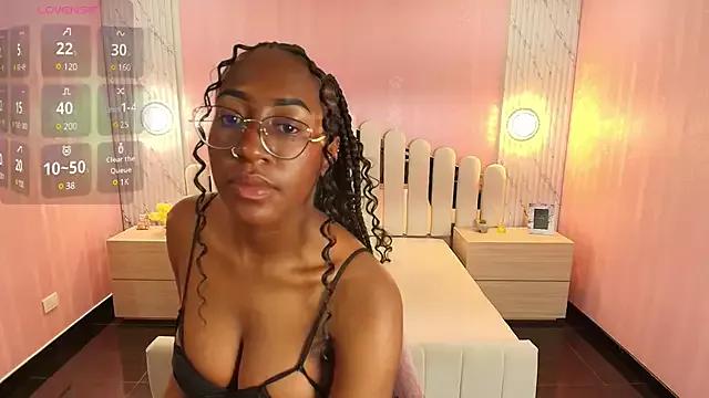 Qeen_blackk from StripChat is Freechat
